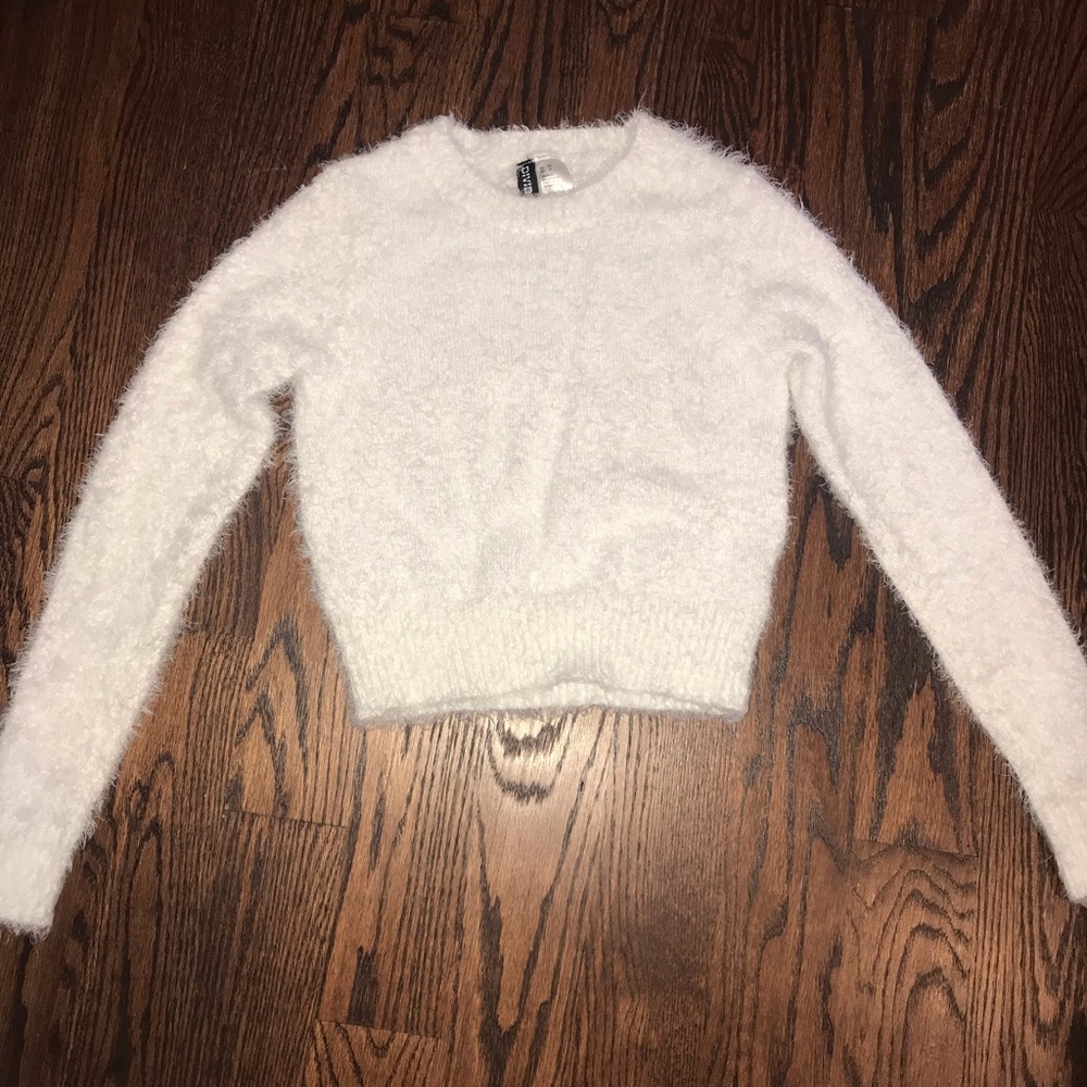 White long sleeves cropped